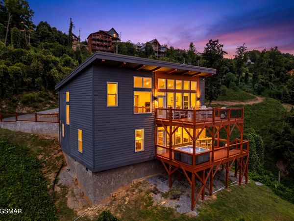 732 Beanstalk Road, Gatlinburg, TN 37738