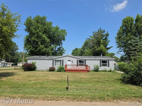 3520 Hogarth Avenue, Flint Twp, MI 48532