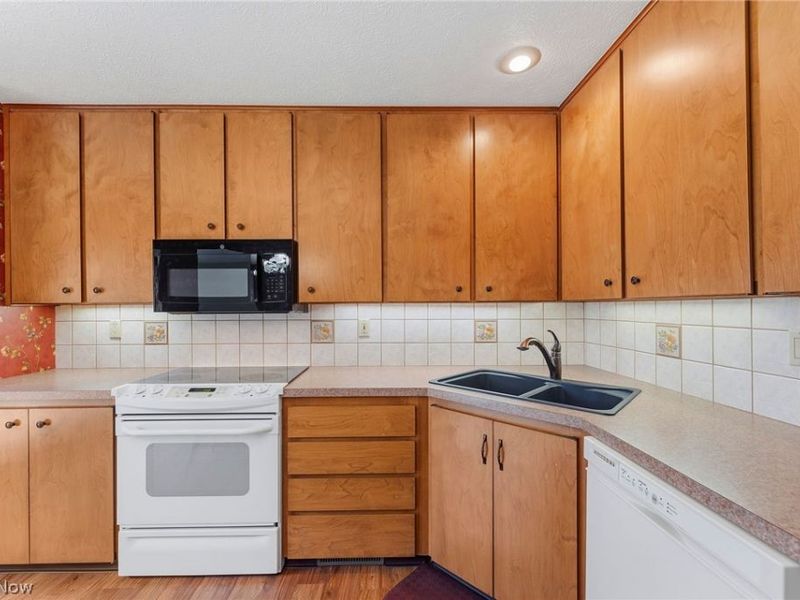 12647 Ionia Court, Strongsville, OH 44149 Photo 9