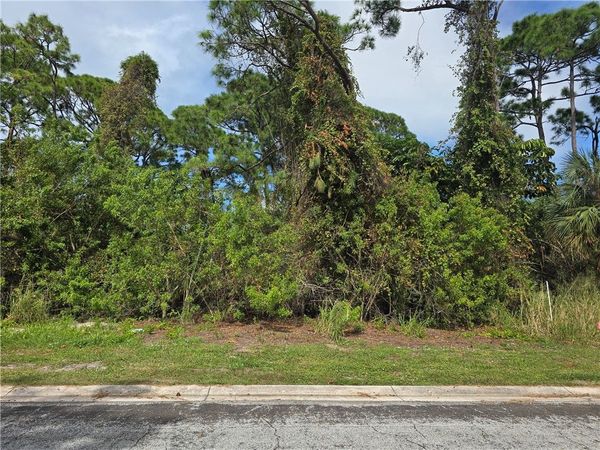 125 Cardinal Drive , Sebastian, FL 32958