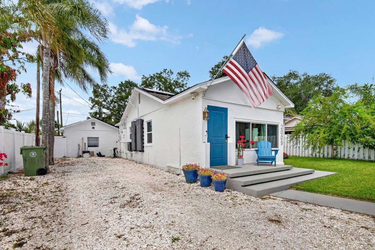2009 1st Avenue E, Unit B, Bradenton, FL 34208 Photo