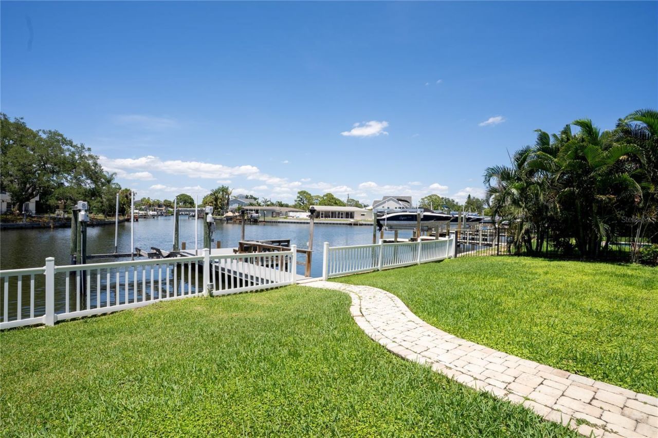5119 Venetian Boulevard Ne, Saint Petersburg, FL 33703 Photo