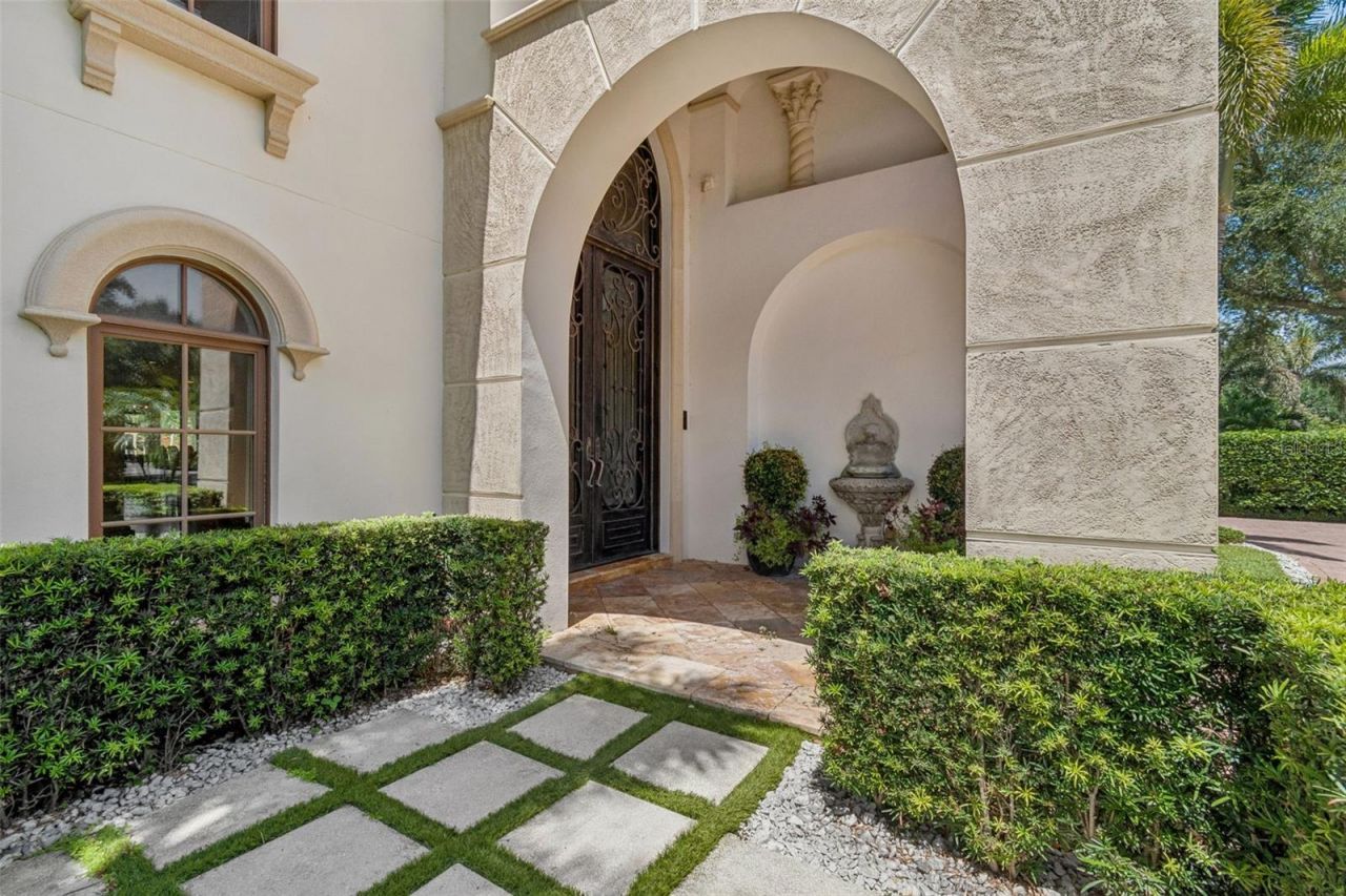 4927 Lyford Cay Road, Tampa, FL 33629 Photo