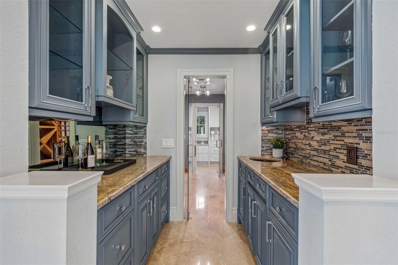 4927 Lyford Cay Road, Tampa, FL 33629 Photo