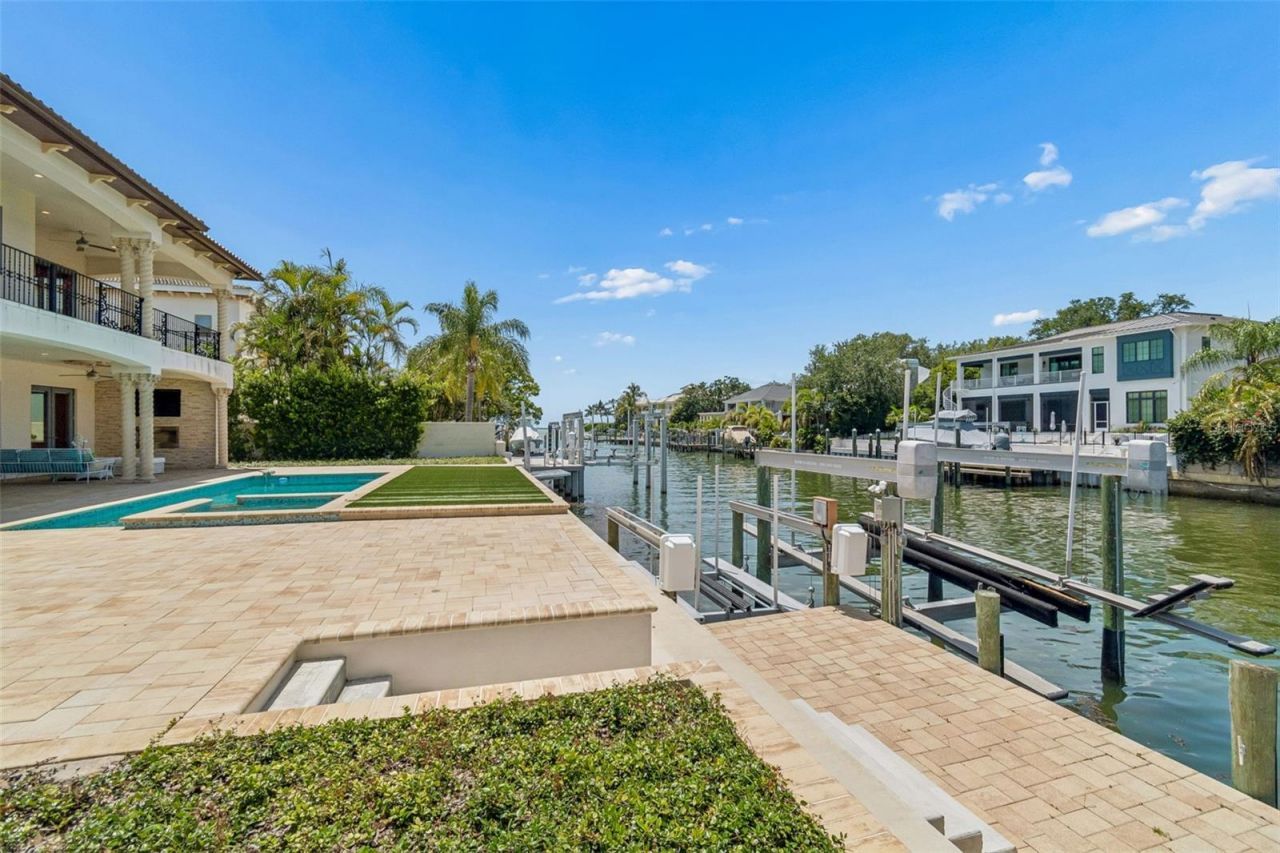 4927 Lyford Cay Road, Tampa, FL 33629 Photo