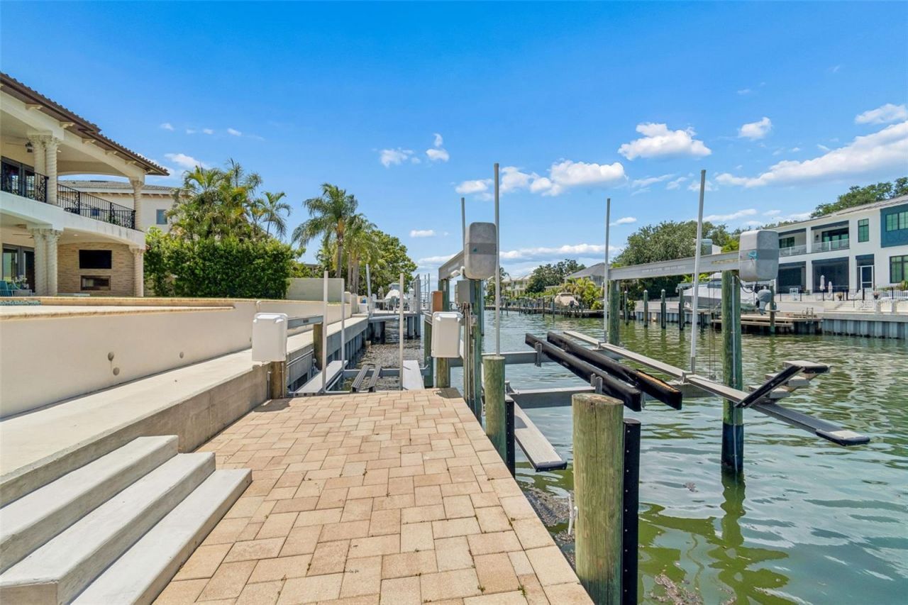 4927 Lyford Cay Road, Tampa, FL 33629 Photo