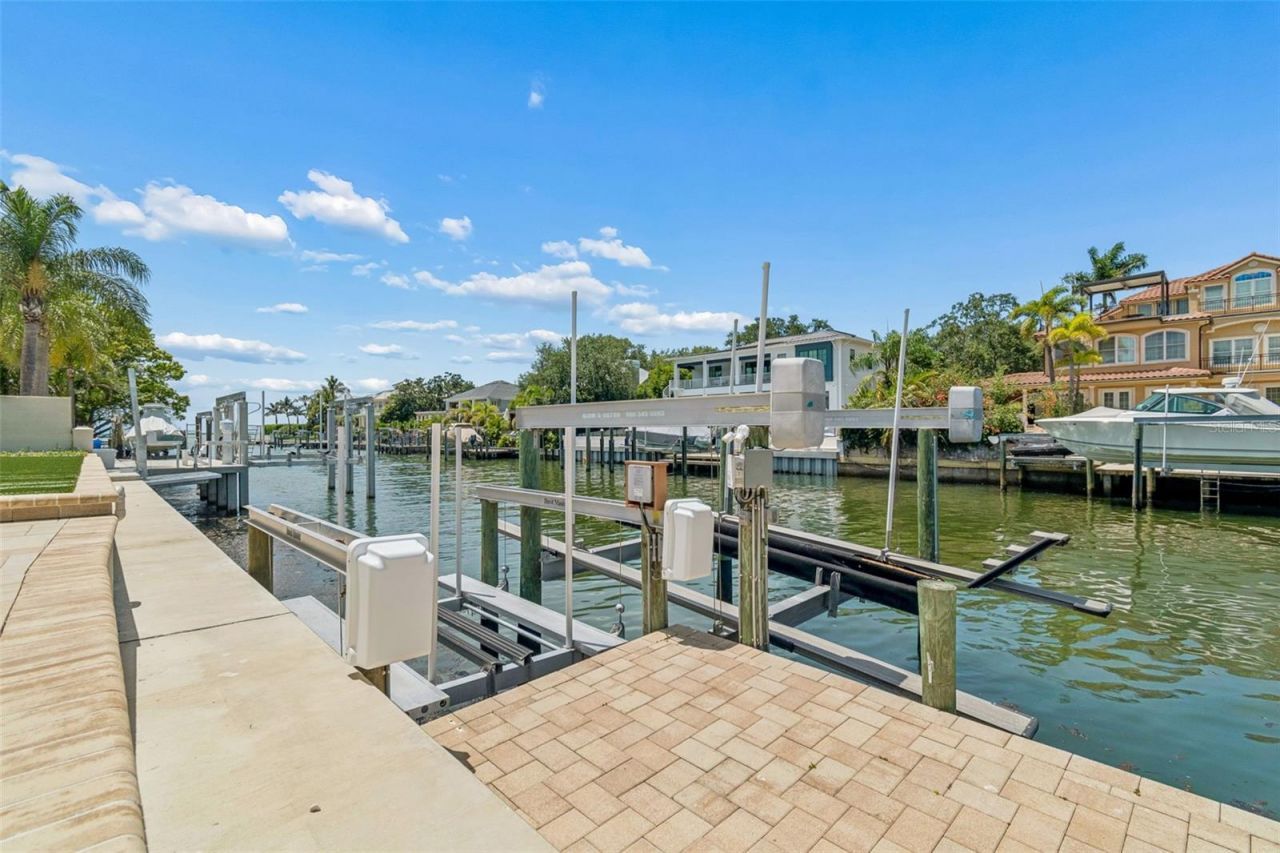 4927 Lyford Cay Road, Tampa, FL 33629 Photo