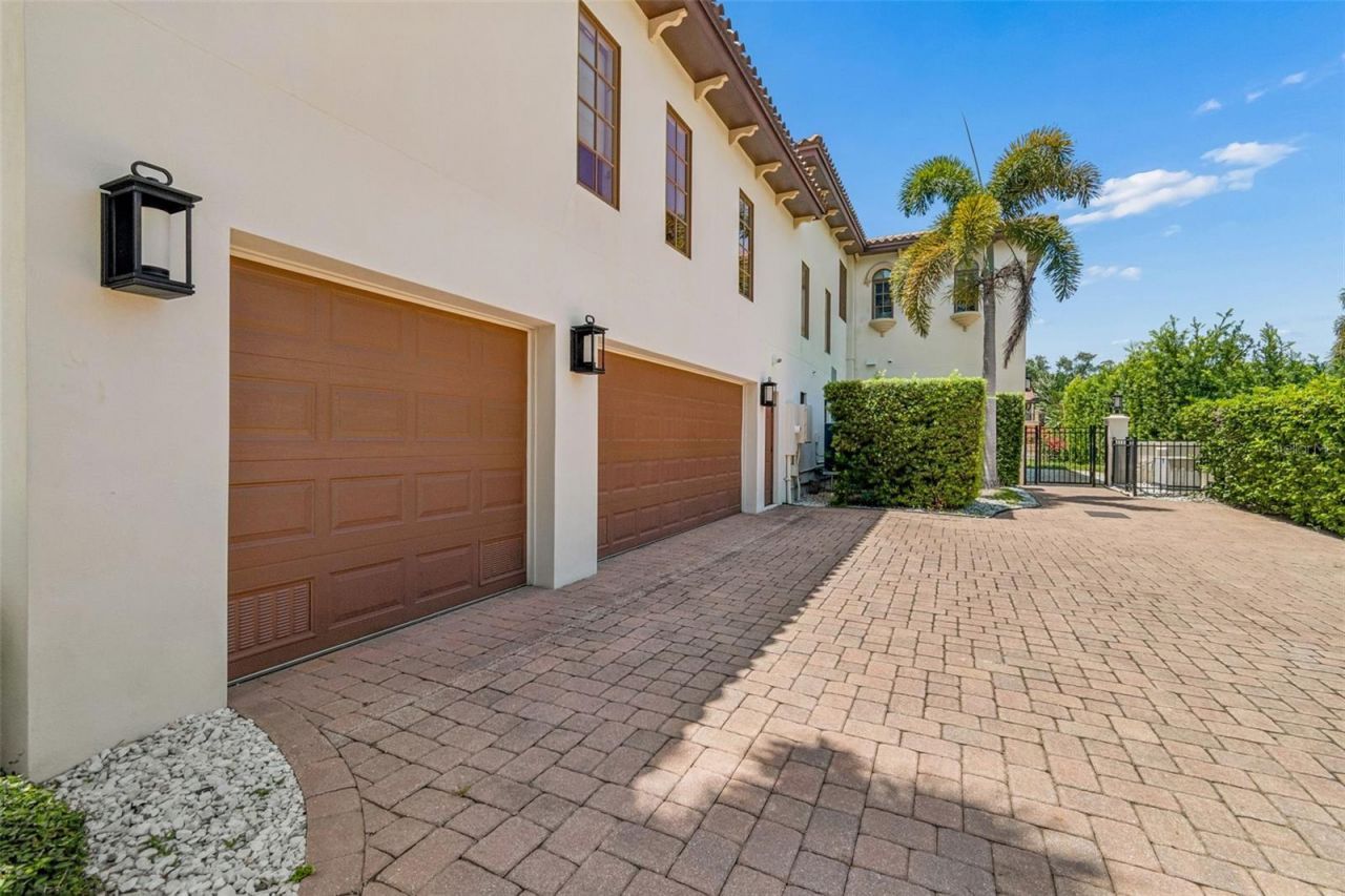 4927 Lyford Cay Road, Tampa, FL 33629 Photo