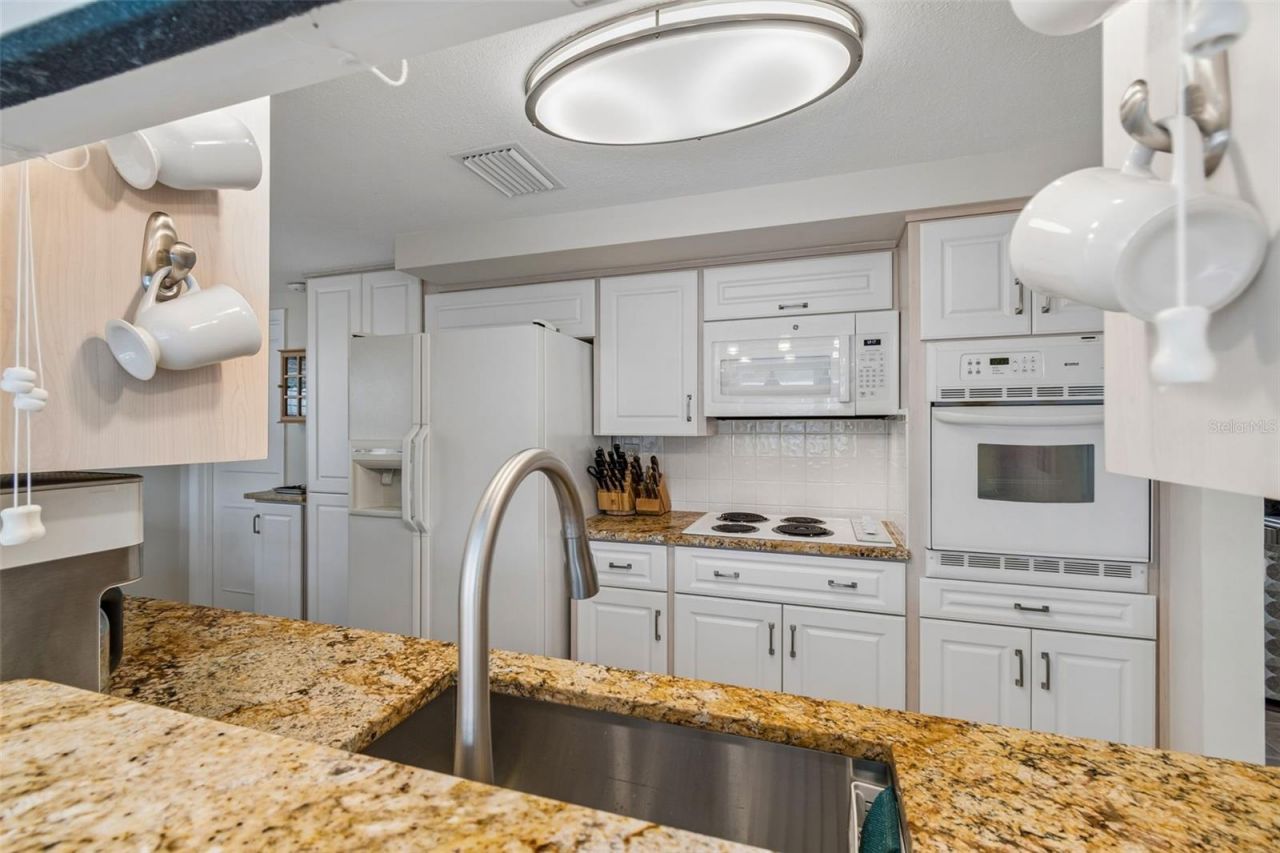 5843 Appletree Road, Holiday, FL 34690 Photo
