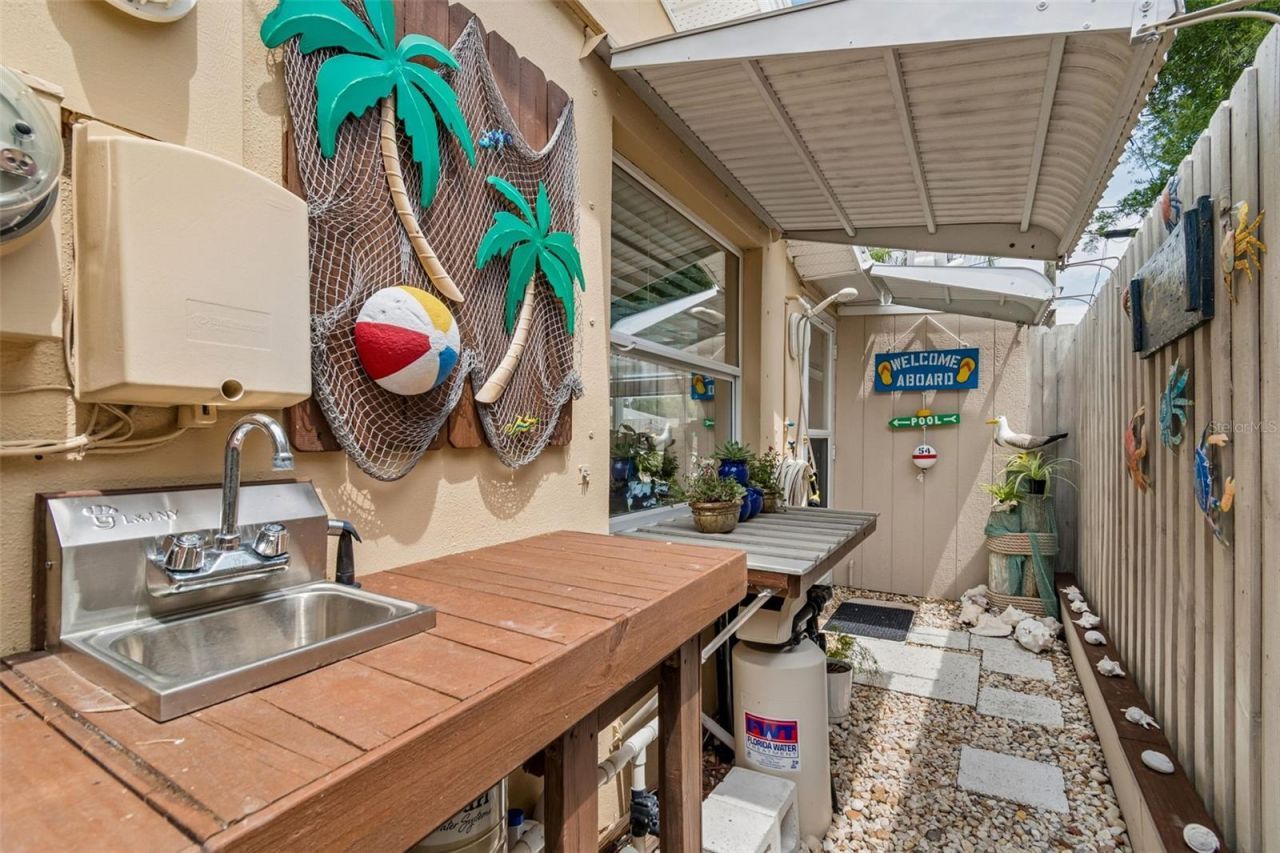 5843 Appletree Road, Holiday, FL 34690 Photo
