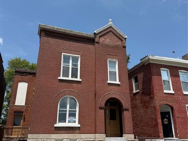 6823 Minnesota Avenue , St Louis, MO 63111