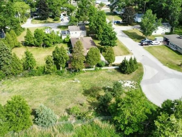 2040 LONE GROVE AVENUE, Howard, WI 54303