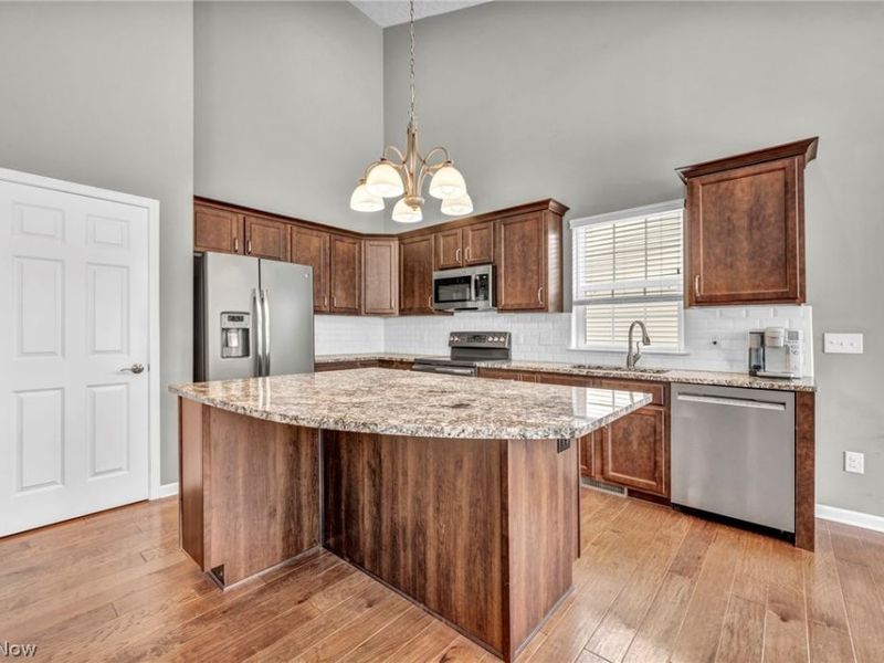 33243 Waterview Court, Avon Lake, OH 44012 Photo 4
