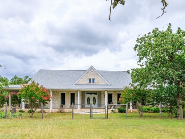 11453 N US HWY 87, Fredericksburg, TX 78624
