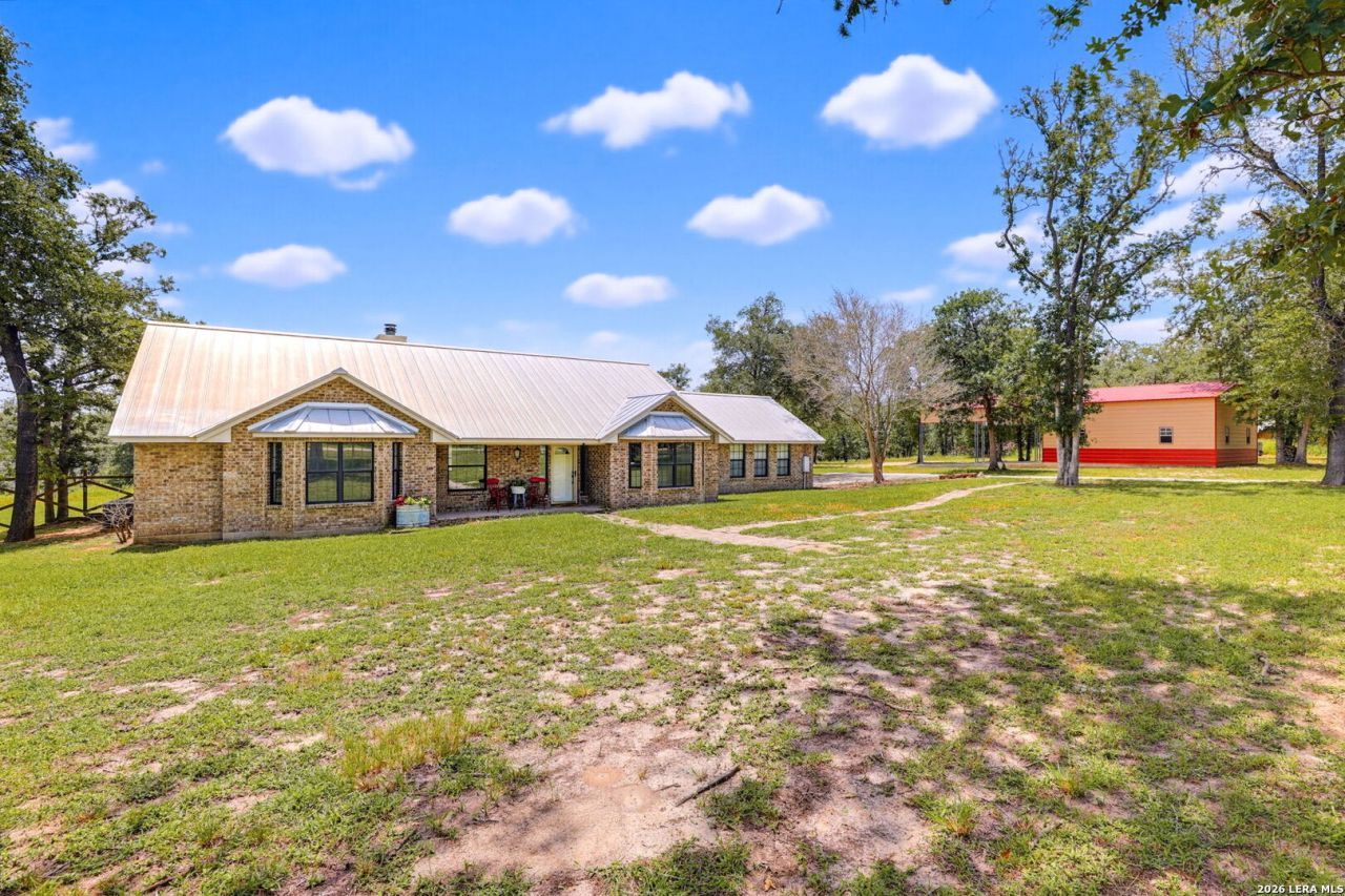 201 Hickory Run, La Vernia, TX 78121 Main Photo