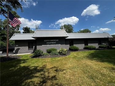128 Metropolitan Park Drive , Liverpool, NY 13088