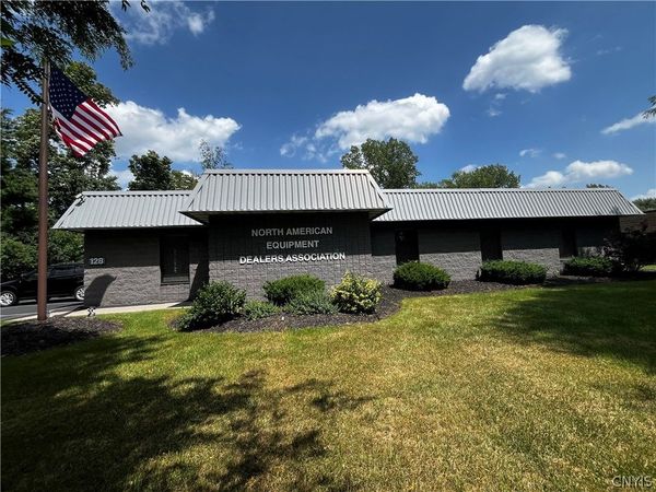 128 Metropolitan Park Drive , Liverpool, NY 13088