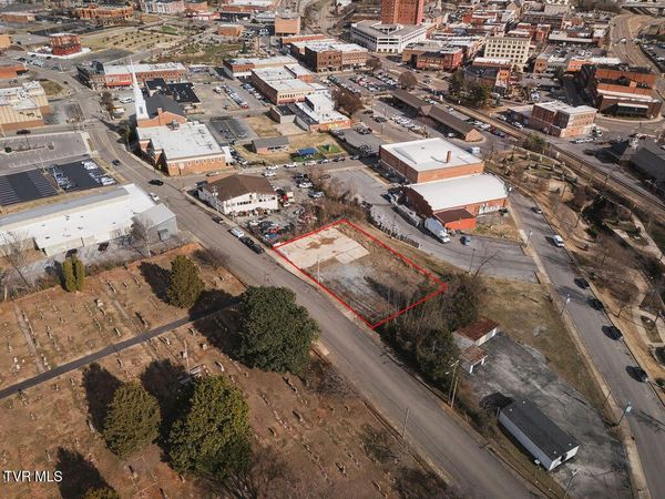 213 South Boone Street, Johnson City, TN 37604