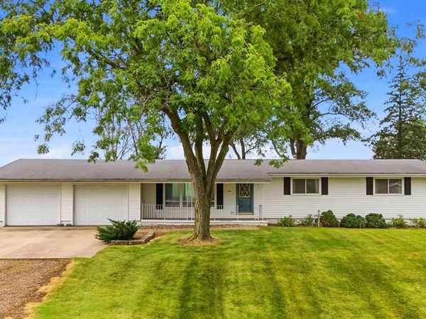 321 S Hill Ave., Columbus Junction, IA 52738