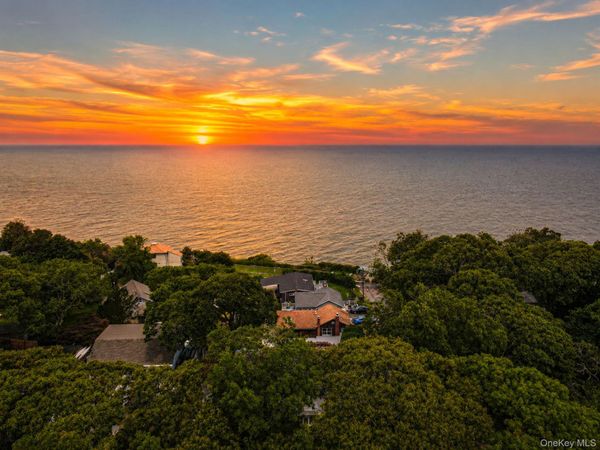 24 Thomas Road , Sound Beach, NY 11789