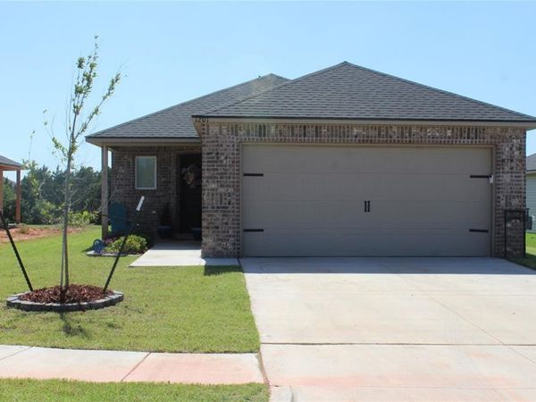 1201 N Stallion Drive, Guthrie, OK 73044