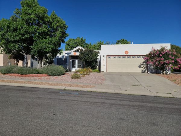 6115 Tallsman Drive NW, Albuquerque, NM 87120
