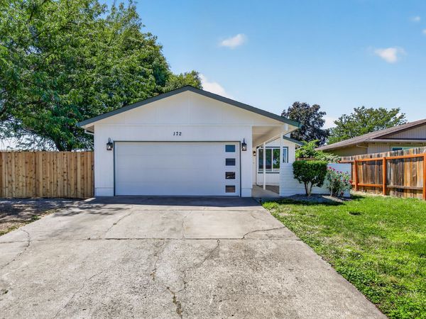 172 Sandlewood Drive, Medford, OR 97501