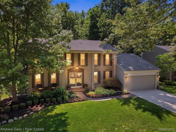 21649 Shadybrook Drive, Novi, MI 48375