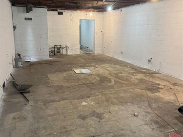 19010 Woodward Avenue , Detroit, MI 48203
