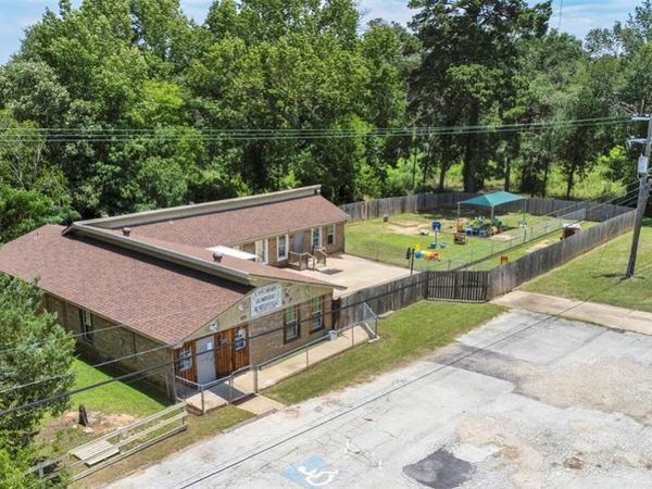 413 State Highway 323 E , Overton, TX 75684