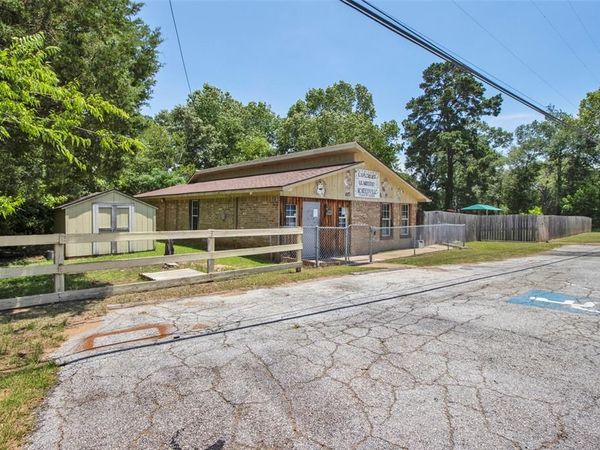 413 State Highway 323 E , Overton, TX 75684