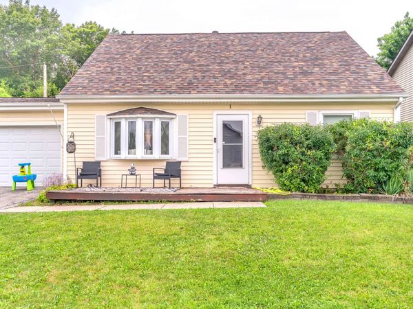 389 Rainier Road, Valparaiso, IN 46385