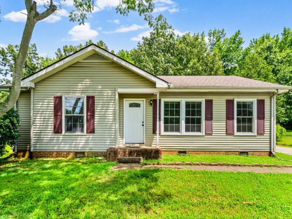 541 Donna Dr , Clarksville, TN 37042