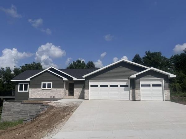 1698 Lettermore Road, Decorah, IA 52101