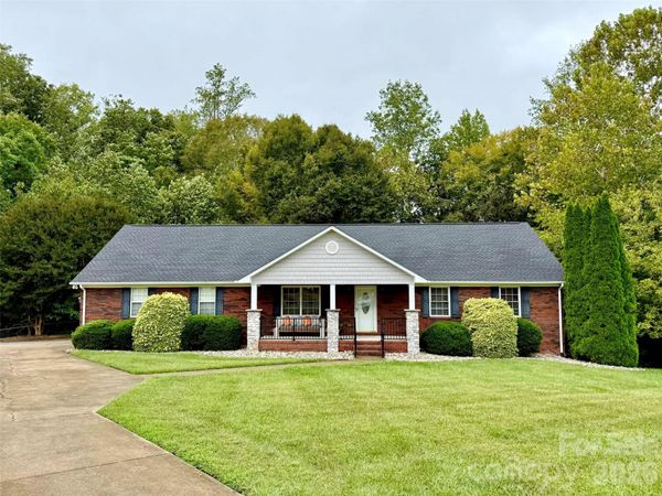 2013 Silvertip Court, Belmont, NC 28012