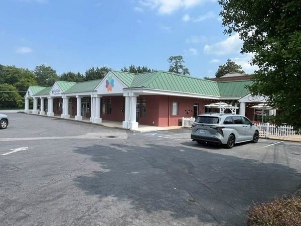 2303 N AUGUSTA ST, STAUNTON, VA 24401