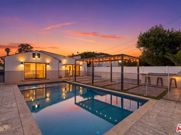 5735 Saloma Avenue , Los Angeles, CA 91411