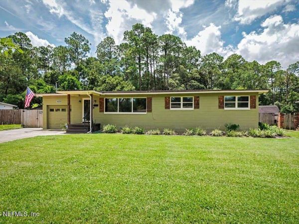 7126 SANS SOUCI Road, Jacksonville, FL 32216
