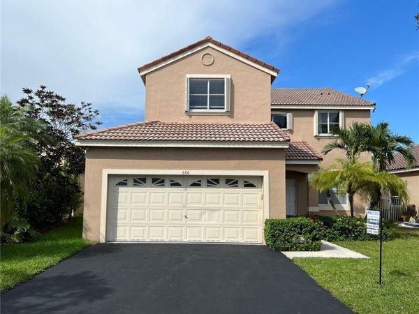 686 Lone Pine Lane, Weston, FL 33327