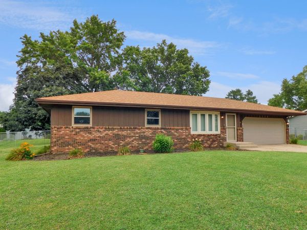 4718 Terrang Trail , Machesney Park, IL 61115