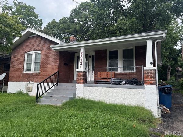 8833 Argyle Avenue , St Louis, MO 63114