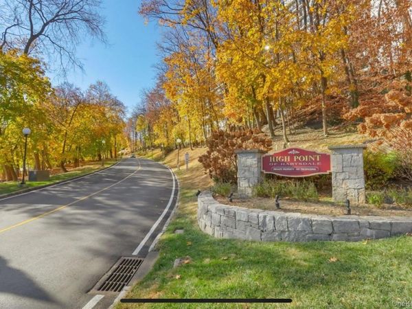 200 High Point Drive, Unit 8, Hartsdale, NY 10530