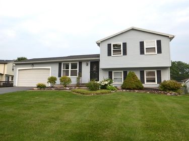 15 Landstone Terrace, Rochester, NY 14606