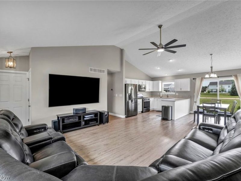 6108 Greenview Trail, North Ridgeville, OH 44039 Photo 11