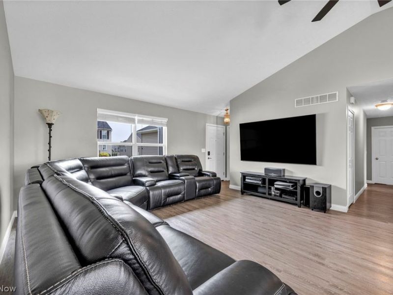 6108 Greenview Trail, North Ridgeville, OH 44039 Photo 13