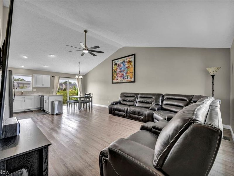 6108 Greenview Trail, North Ridgeville, OH 44039 Photo 15