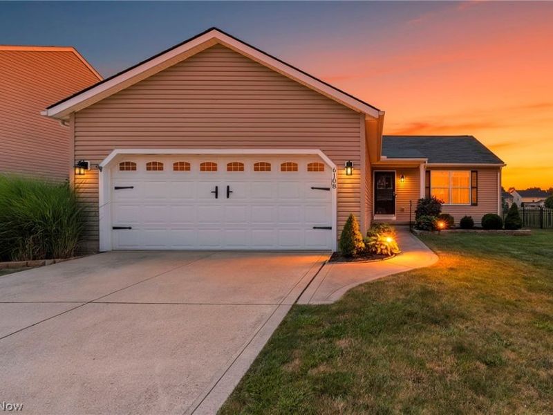 6108 Greenview Trail, North Ridgeville, OH 44039 Photo 2