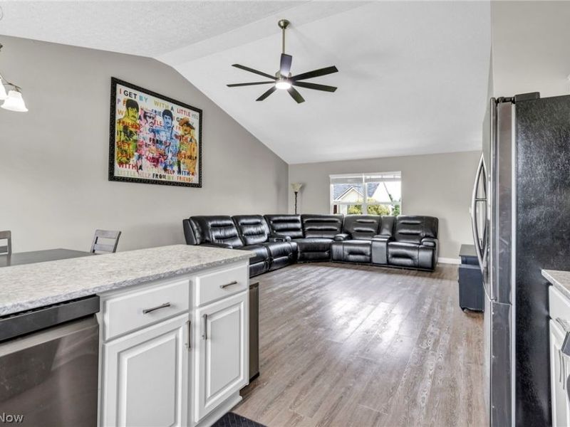 6108 Greenview Trail, North Ridgeville, OH 44039 Photo 8