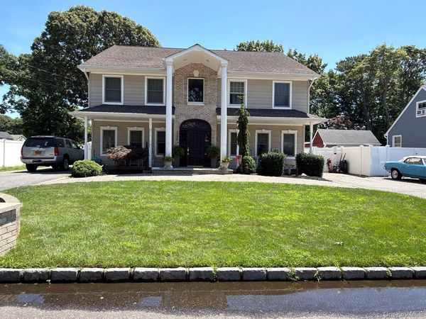 1133 Patricia Avenue , West Islip, NY 11795