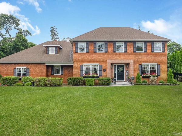348 Middle Road, Bayport, NY 11705